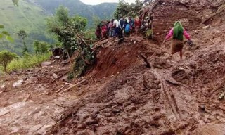 कालिकोट पहिरो : चार घर भत्किँदा एकै परिवारका चारसहित १० जनाको मृत्यु