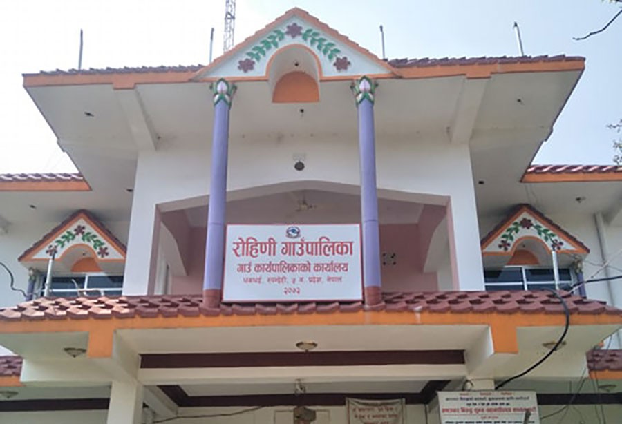 समुदायमा कोरोना फैलिएपछि रोहिणीकाे चैनपूरलाई पूर्ण निषेधित क्षेत्र घाेषणा