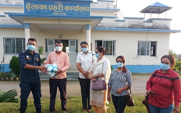 लायन्स क्लव बुटवल क्यापिटलले बाँड्याे सुरक्षाकर्मीलाई सुरक्षा सामाग्री