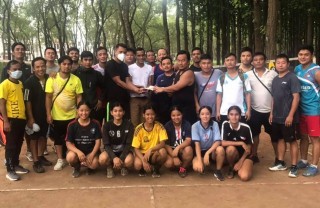 दुर्घटनाबाट घाइते  खेलाडी परियारलाई लाफा समुह बुटवलद्वारा आर्थिक सहयोग