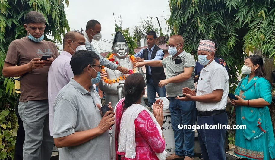 लाैहपुरुष गणेशमान सिंहको २३ औं स्मृति दिवसमा बुटवलमा माल्यार्पण