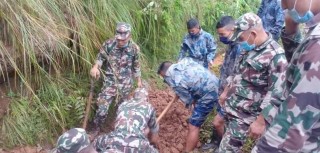 गुल्मीमा पहिरोमा पुरिएर दुई जनाको मृत्यु,सेनाले फेला पार्याे शव