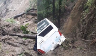 पूर्वी नवलपरासीको दाउन्नेमा पहिरोले  बस पुर्याे, एक जनाको मृत्यु ७ घाइते