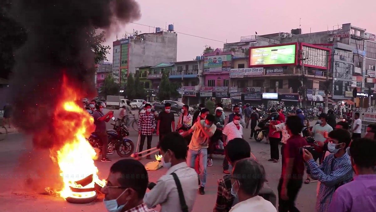 राजधानी सार्ने निर्णयकाे बिरुद्ध कांग्रेस रुपन्देहीले बुटवलमा मसाल जुलुस निकाल्याे