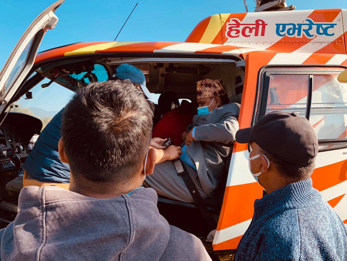 पूर्व सभामुख महराकी श्रीमती सीता  गम्भीर विरामी, उपचराका लागि हेलिकोप्टर मार्फत काठमाडौं लगियो