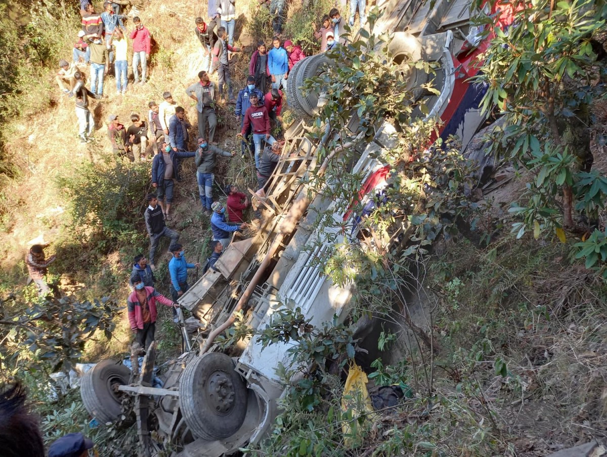 बैतडी बस दुर्घटनामा मृत्यु भएका ९ जनाकै पहिचान खुल्यो,नामावलीसहित