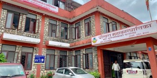 पोखरा महानगरमा अत्यावश्यक बाहेकका सबै सेवा बन्द