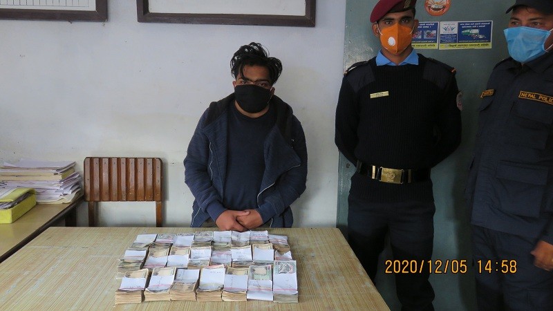 अवैध साढे १६ लाख रकमसहित रुपन्देही प्रहरीद्वारा एकजना नियन्त्रणमा
