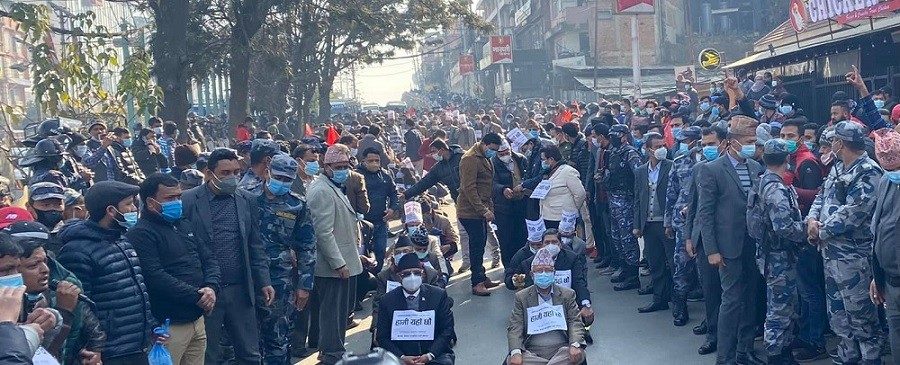 prachanda-nepal-maitighar-pradarsan.jpg