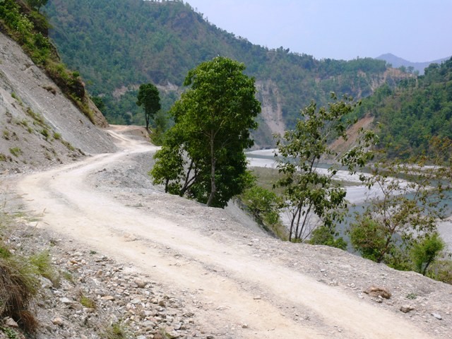 कालीगण्डकी करिडोरमा धमाधम कालोपत्रे
