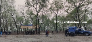 ...त्यसपछि आक्राेशित स्थानीयले भत्काइदिए  मोतिपुर औद्योगिक करिडोर शिलान्यास कार्यक्रमको मुख्य मञ्च  !