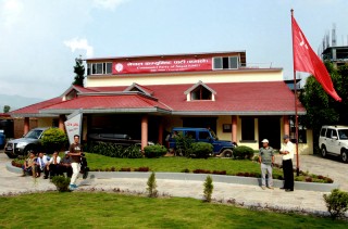 ब्यूँतिए एमाले र माओवादी केन्द्र,धुम्बाराहीमा एमालेको मुख्यालय