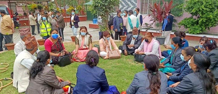 samsad-dharna.jpg