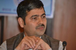 राष्ट्रियसभाको उपनिर्वाचनमा बादलसंग‌ डा.खिमलाल उम्मेदवार