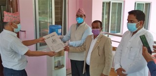 लुम्बिनीका बिपक्षी ४ दलले अविश्वास प्रस्तावमाथि छलफल गर्न विशेष अधिवेशन माग गर्दै प्रदेश प्रमुखलाई बुझाए पत्र