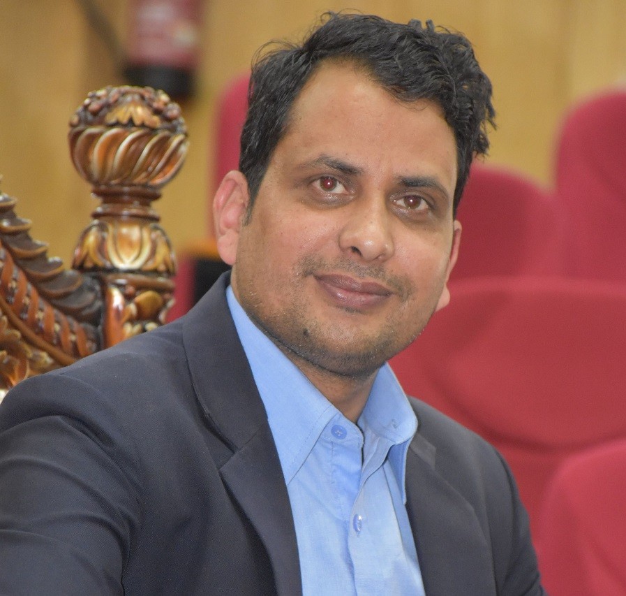 कविता :  सरकार,चिताको बन्दोबस्तमा छ  !