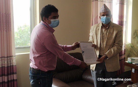 रोजगार समन्वय मञ्चद्वारा लुम्बिनीका मुख्यमन्त्री पोखरेललाई ज्ञापनपत्र