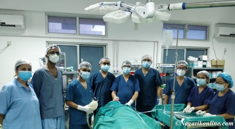 घाँटीमा ब्रस अड्कीएका पुरुषको ‘राईड ओसोफ्यागोस्कोपी’ प्रविधिबाट बुटवलमै सफल शल्यक्रिया (भिडियाे)