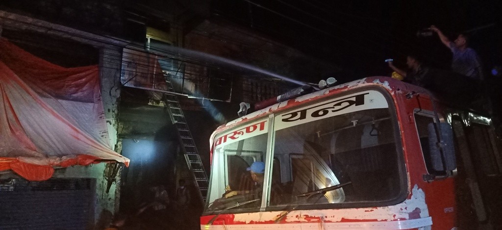 सिद्धार्थनगरको  सुन्दर ग्लास हाउसमा गएराति आगलागी,लाखाैँको क्षति