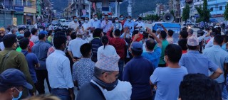  सर्वोच्चको फैसलालाई स्वागत गर्दै बुटवलमा दलहरुद्वारा दीप प्रज्वलन