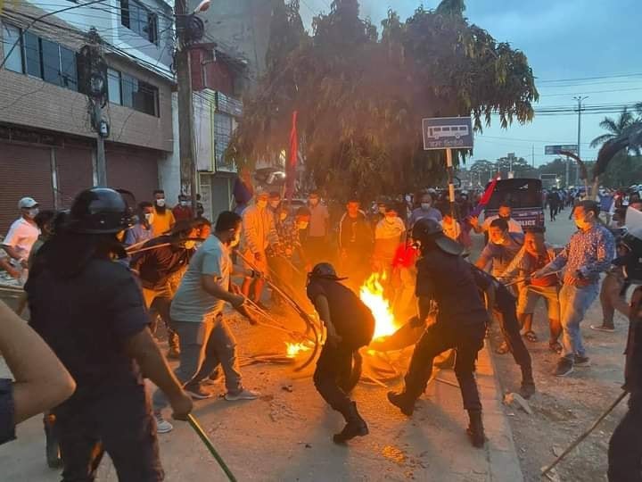 युवा संघद्वारा बुटवलको ट्राफिकचोकमा मसाल जुलुस,जवरा र नेपालको पुत्ला दहन