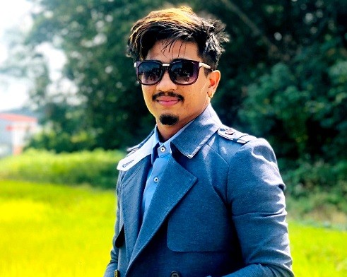 कविता : पिल्सिरहेको मेराे देश