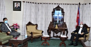 सभामुख सापकोटा र अर्थमन्त्री शर्माबीच भेटवार्ता