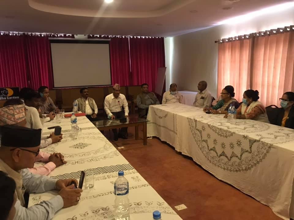 लुम्बिनी प्रदेशका विपक्षी गठबन्धनका सांसद रिसाेर्टमा बसेर रणनीति बनाउँदै