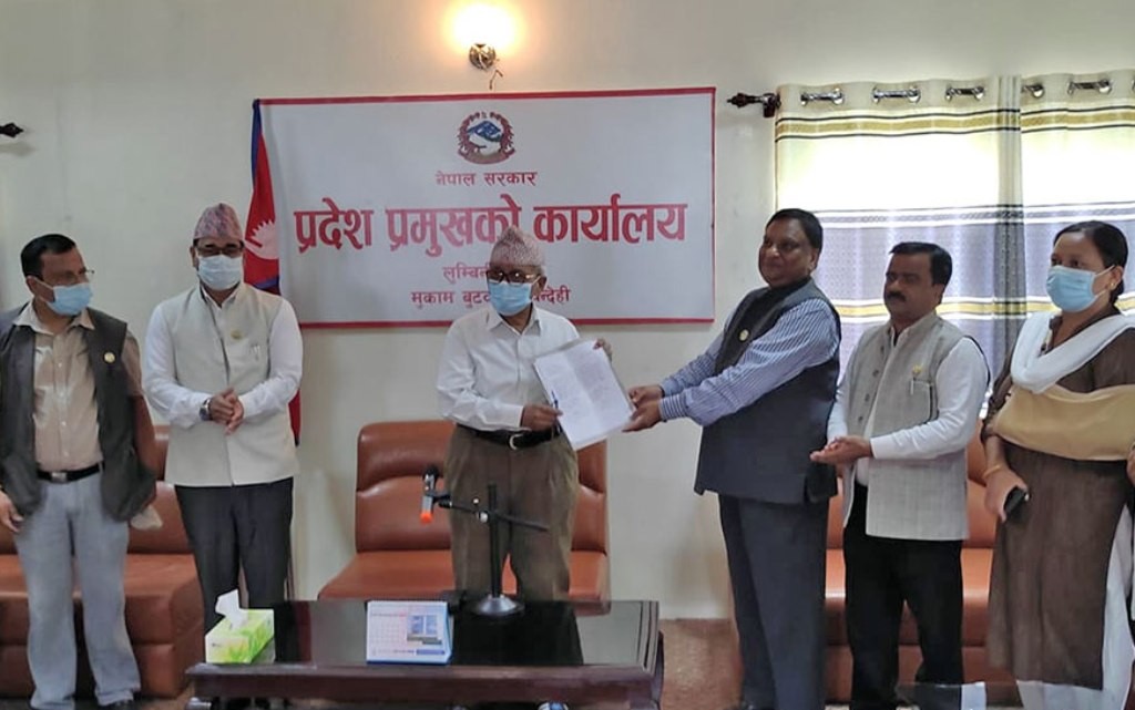 ४२ जना सांसदको समर्थनसहित मुख्यमन्त्रीमा कुलप्रसाद केसी गरे दाबी पेश
