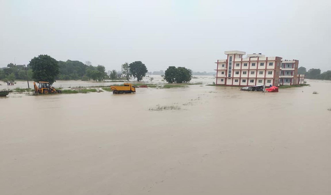 लुम्बिनी बौद्ध विश्वविद्यालयको छात्रावाससहित आवास क्षेत्र डुबानमा,३० जना थुनिए
