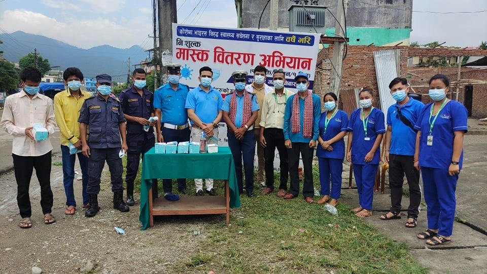 ७२ हजार मास्क बाँड्ने अभियान बुटवलबाट शुरू,विवान फार्मेसी र रोटरी क्लव अफ बुटवल चौतारीले लिए नेतृत्व