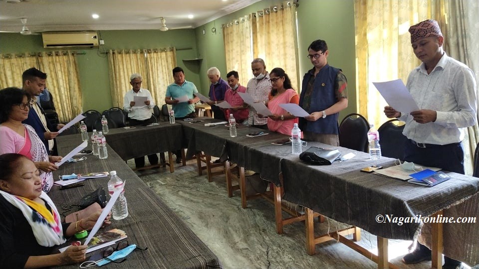 बुटवलमा गठित ‘भाषा,साहित्य,कला,संस्कृति प्रतिष्ठान’का पदाधिकारी र सदस्यले लिए शपथ