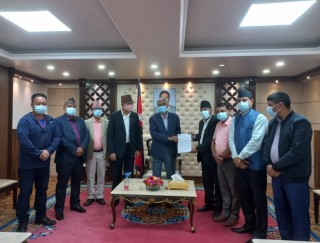 बुटवलको पहिराे जोखिम न्यूनीकरणका लागि प्रधानमन्त्री र गृहमन्त्रीलाइ ज्ञापनपत्र