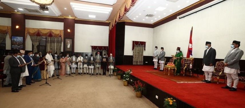 नवनियुक्त मन्त्रीहरुले  लिए पद तथा गोपनीयताको शपथ