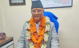 विवादमा मुछिएपछि नवनियुक्त उद्योग वाणिज्य तथा आपूर्ति मन्त्री गजेन्द्रबहादुर हमालले राजीनामा दिने तयारी