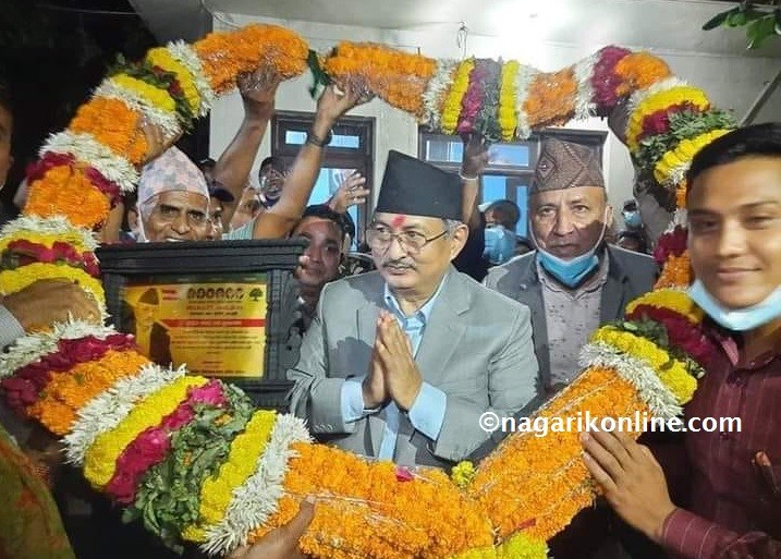 mala ma khad.jpg