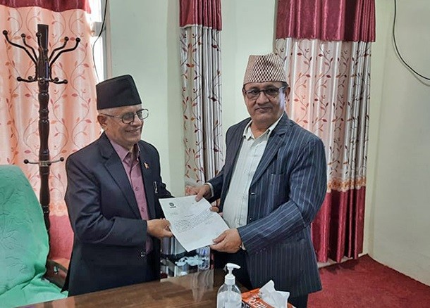 मुख्यमन्त्री भीम आचार्यले बुझाए प्रदेश प्रमुखलाई राजीनामा