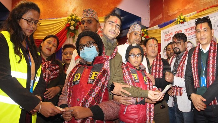 मानव सहायता समुह नेपालद्वारा टिकटकको लाइभको १ लाख १० हजार रकम मिर्गौला पिडितलाई सहयोग