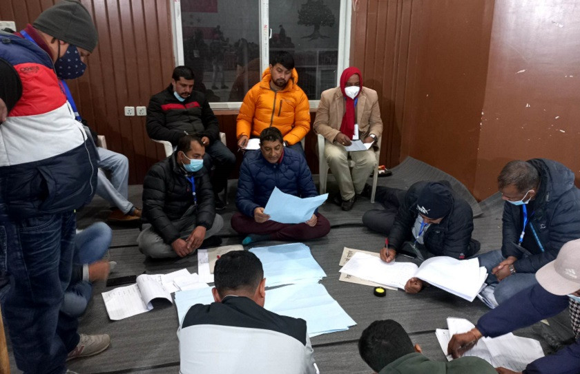 काँग्रेस महाधिवेशन : खुला केन्द्रीय सदस्यतर्फको मतगणना जारी,कोइरालाको सबैभन्दा धेरै मत