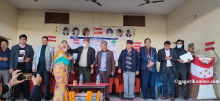 कांग्रेस लुम्बिनीमा निर्वाचित पदाधिकारी तथा कार्यसमिति सदस्यहरुलाई प्रमाणपत्र वितरण