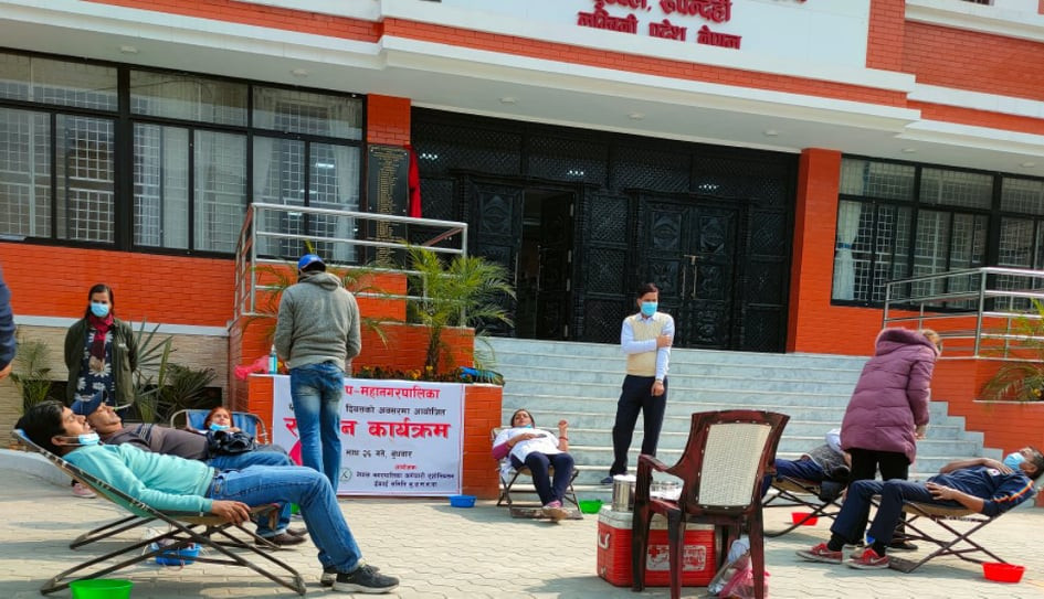 बुटवल  उपमहानगरमा कर्मचारी एशोसिएसनद्वारा रक्तदान,६३ पिन्ट रगत संकलन