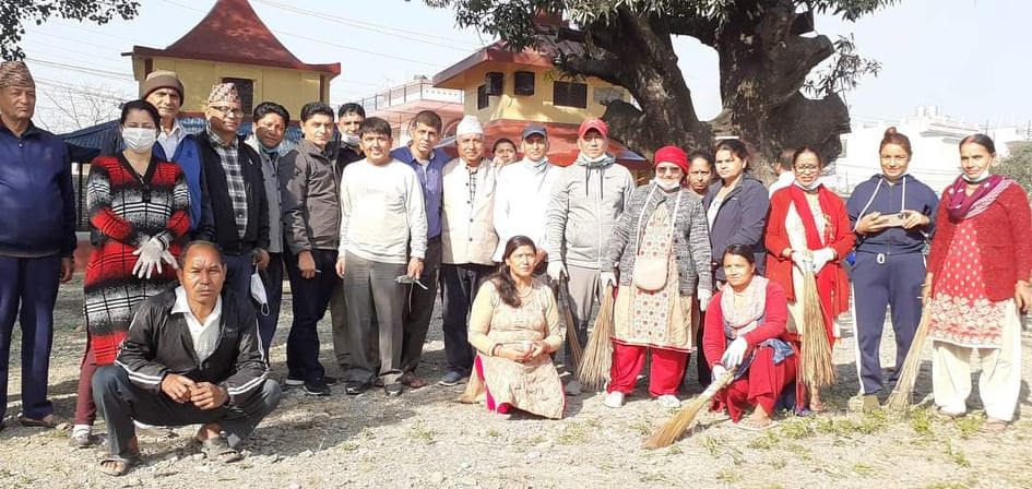शिवरात्रीको पूर्वसन्ध्यामा देवस्थल मन्दिर योगीकुटीमा सरसफाई