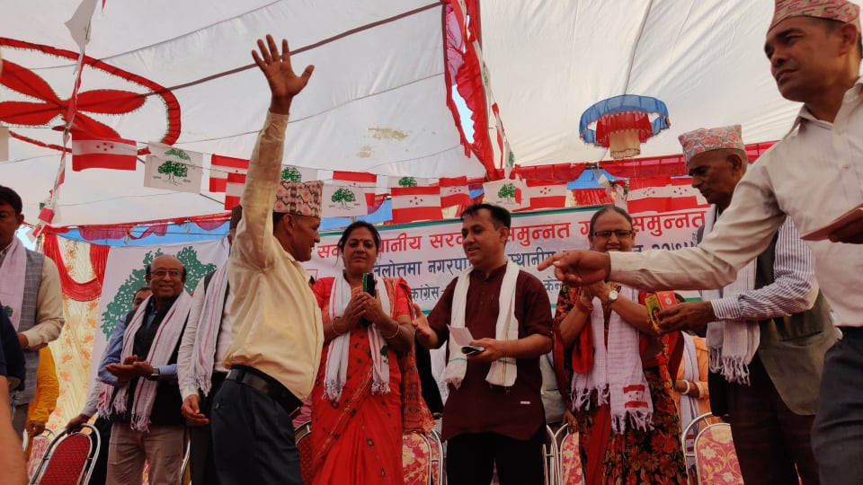 एमाले तिलोत्तमा निर्वाचन परिचालन कमिटि सदस्य अधिकारी सहित ७ सय ३९ जना कांग्रेस प्रवेश
