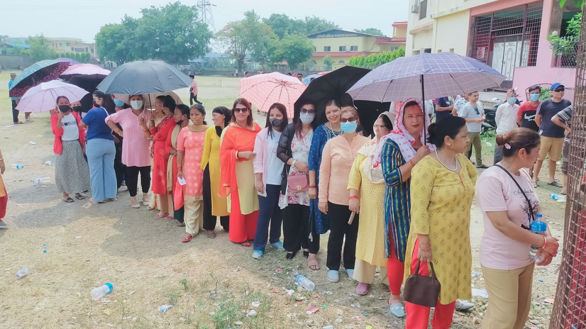 प्रतिनिधि र प्रदेश सभा सदस्य चयन गर्न आज देशैभर मतदान जारी