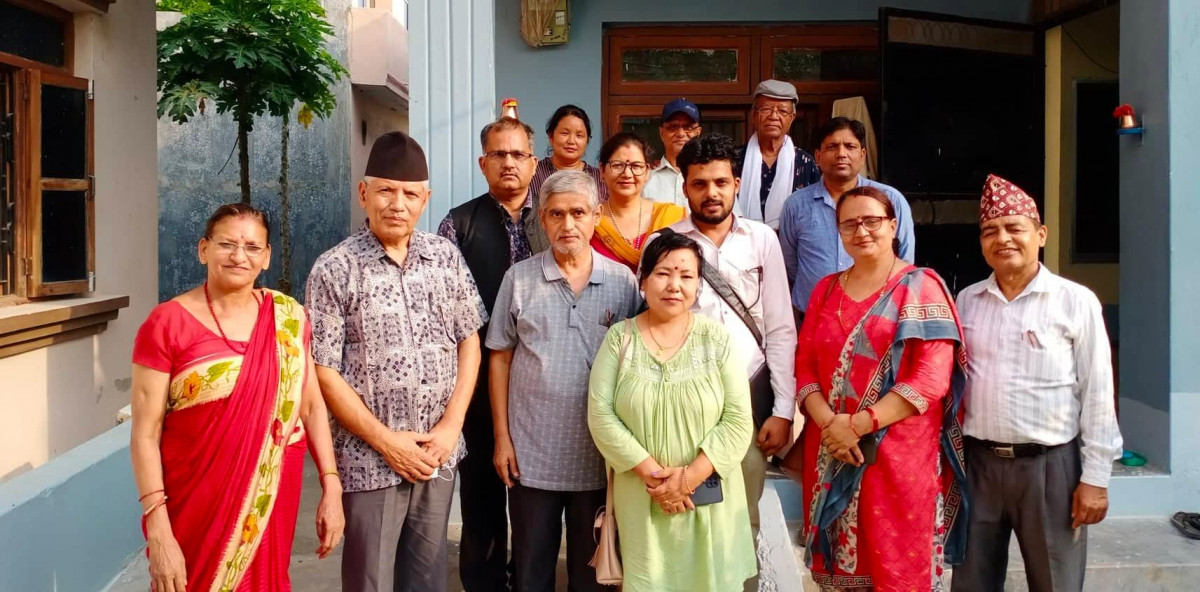 मृगौला राेगबाट ग्रसित कवि आत्रेयलाई साहित्यकारले गरे १ लाख ५ हजार ५०५ सहयाेग
