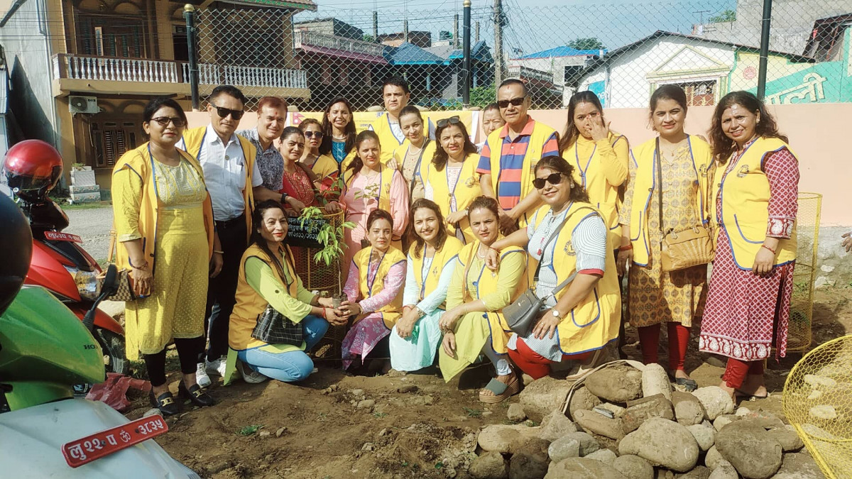 लायन्स क्लब अफ बुटवल सिद्धबाबा भृकुटीद्वारा जितगढीमा वृक्षरोपण