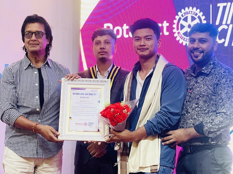 रोटर्याक्ट क्लव अफ तिनाउ सिटीको अध्यक्षमा मनोरथ,पदस्थापनमा राजेश हमाल अतिथि