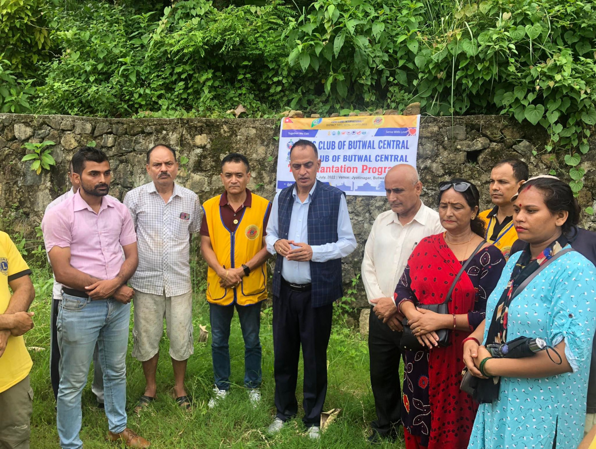 बुटवल ज्योति नगरमा लायन्स र लियो बुटवल सेन्ट्रलको वृक्षरोपण 