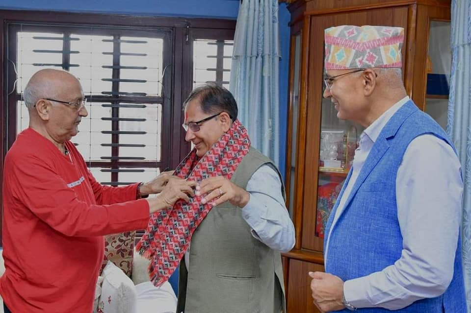 नेकपा एसका केन्द्रीय सदस्य डा.बालकृष्ण चापागाई एमालेमै फर्किए