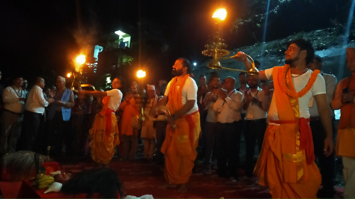 बुटवल ३ गोलपार्कस्थित तिनाउ नदीमा पहिलोपटक सन्ध्याकालिन आरती-LIVE